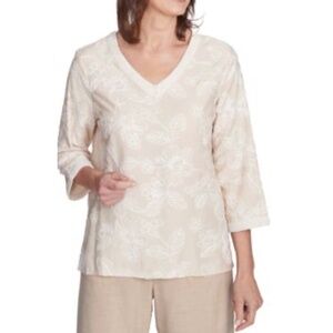 Alfred Dunner Catalina Island Tossed Floral Embroidery V-Neck Top NWOT